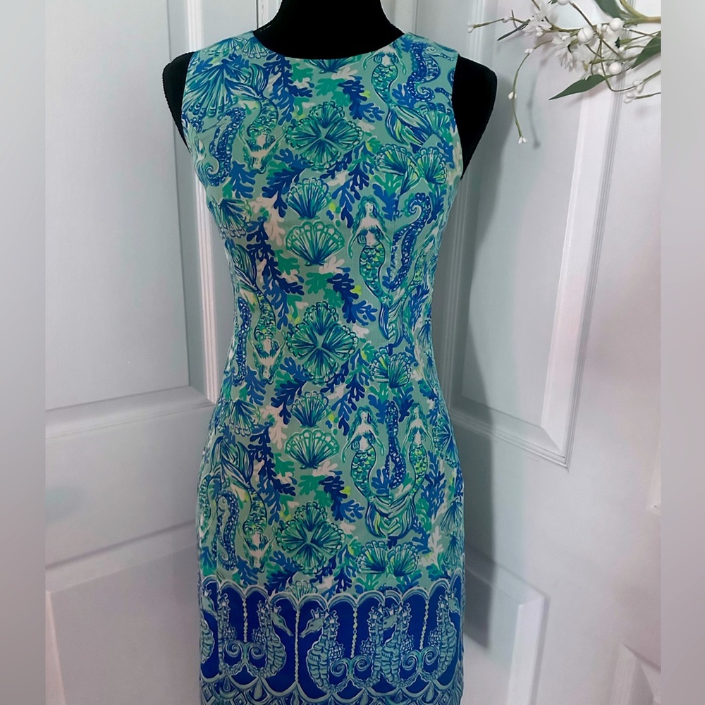 Lily Pulitzer size OO. So beachy and fun!